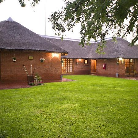 The Willows Guesthouse Bloemfontein Exteriör bild