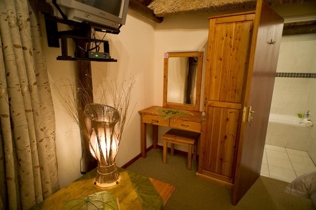 The Willows Guesthouse Bloemfontein Exteriör bild